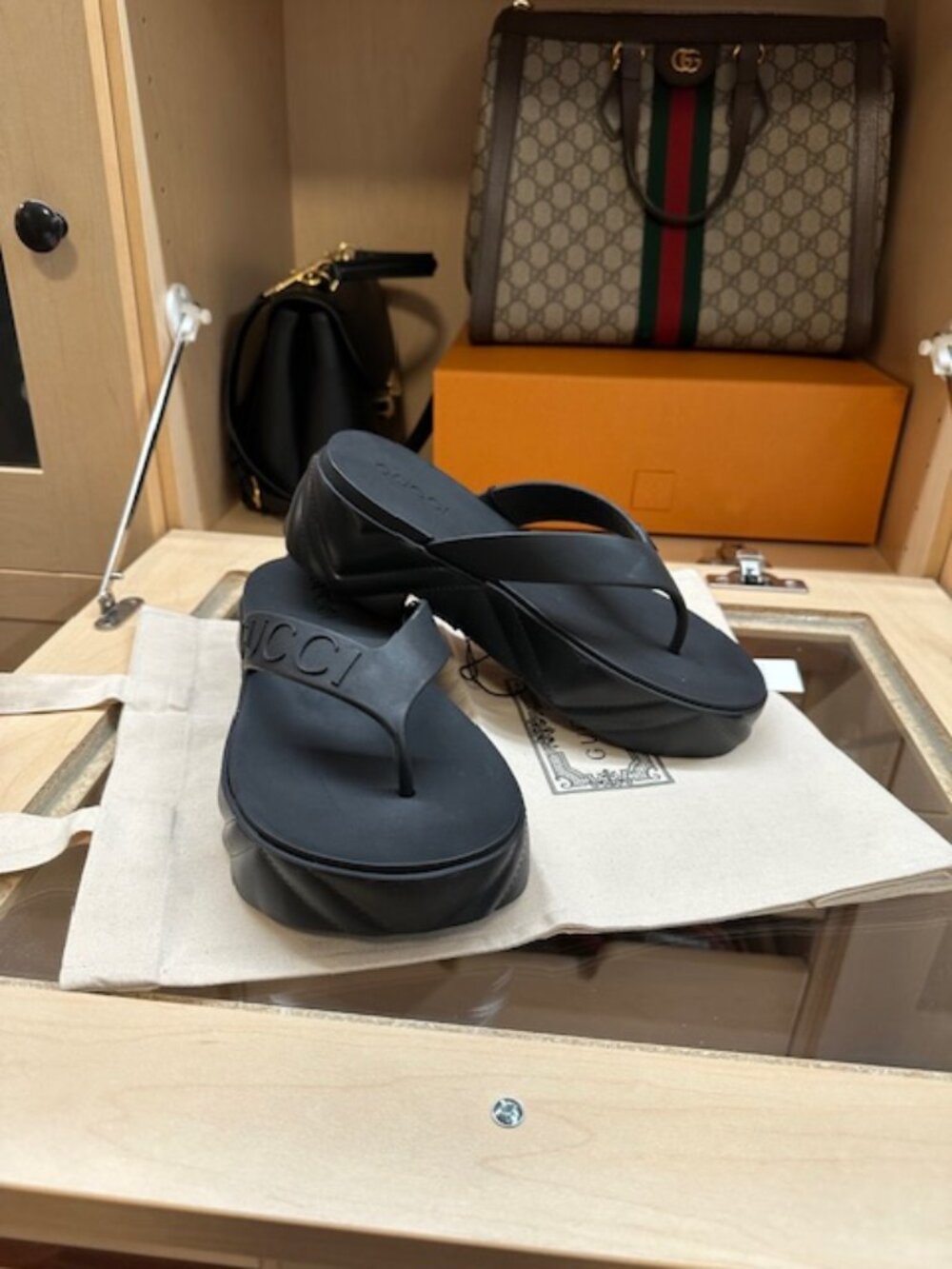 Gucci Size 37 Black Logo Rubber Platform Flip Flops Thongs Sandals